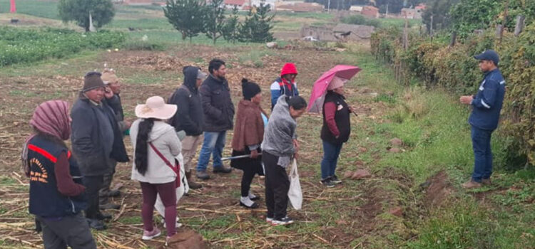 Taller práctico sobre producción de tumbo en Santa Rita Rodeo
