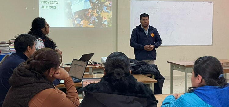 Jóvenes de Sacaba transforman residuos en oportunidades